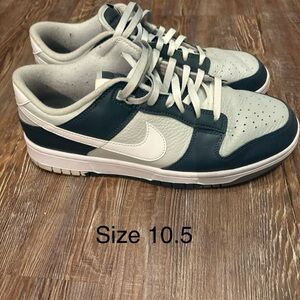 Nike Men's Gray and Black Sneakers